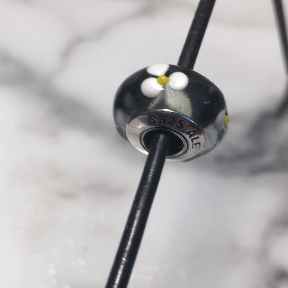 Authentic Pandora charm - Picture 3 of 4